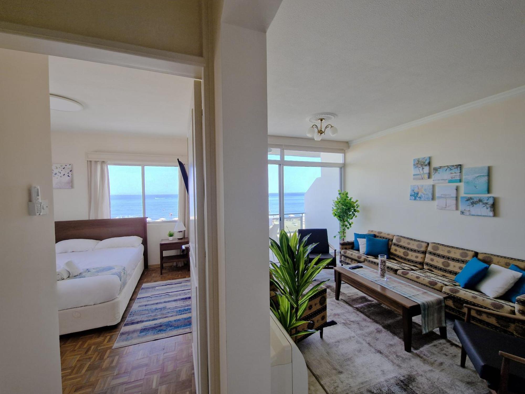 Makenzy Sandy Beachfront Paradise Ларнака Екстер'єр фото