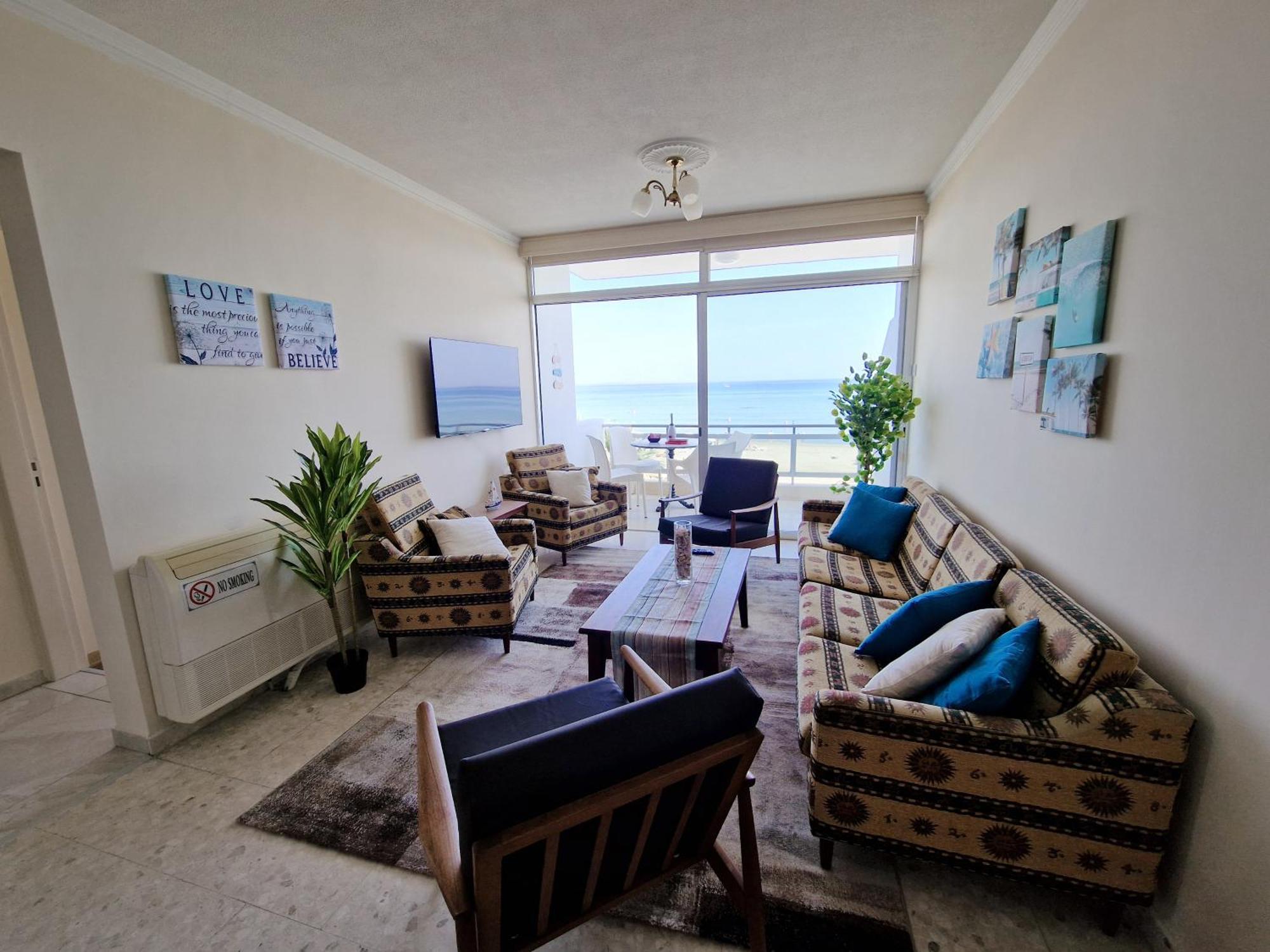 Makenzy Sandy Beachfront Paradise Ларнака Екстер'єр фото