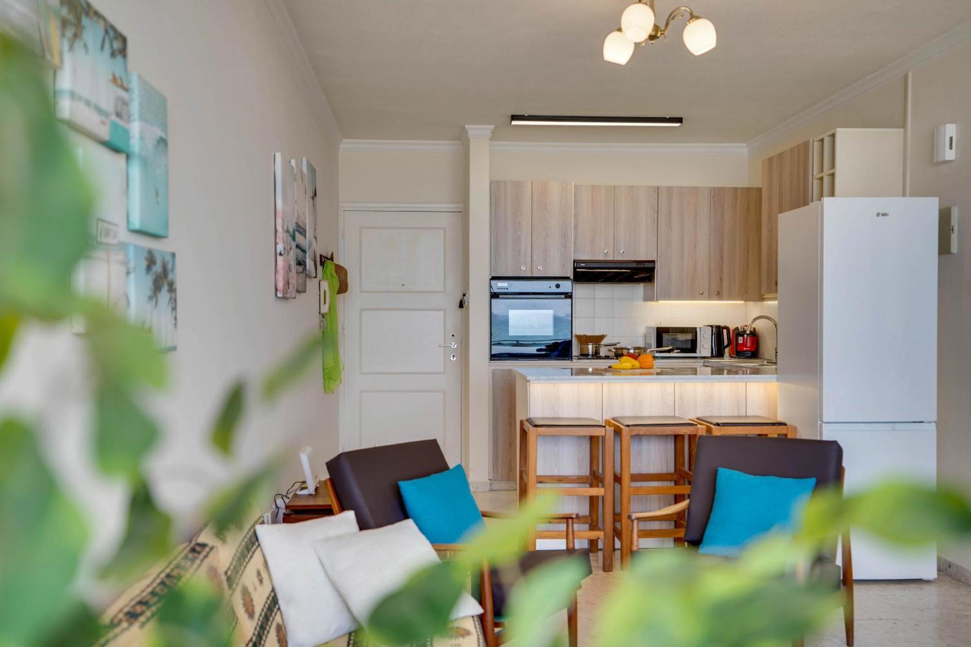Makenzy Sandy Beachfront Paradise Ларнака Екстер'єр фото